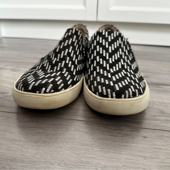 Naturalizer "Marianne" black white chevron weave slip on fabric sneakers 8 - Picture 3 of 10